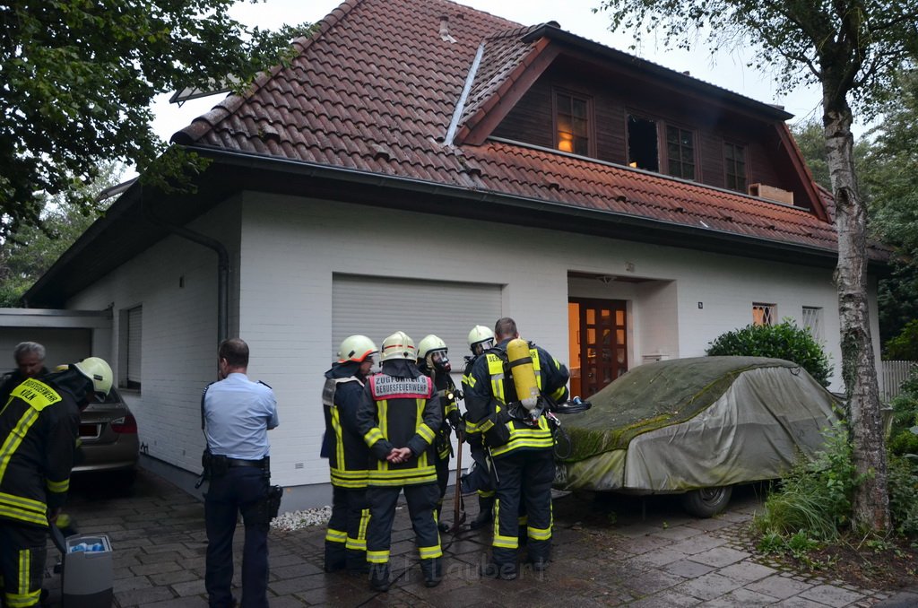 Feuer Einfamilienhaus Koeln Ostheim Saarbrueckerstr P23.JPG